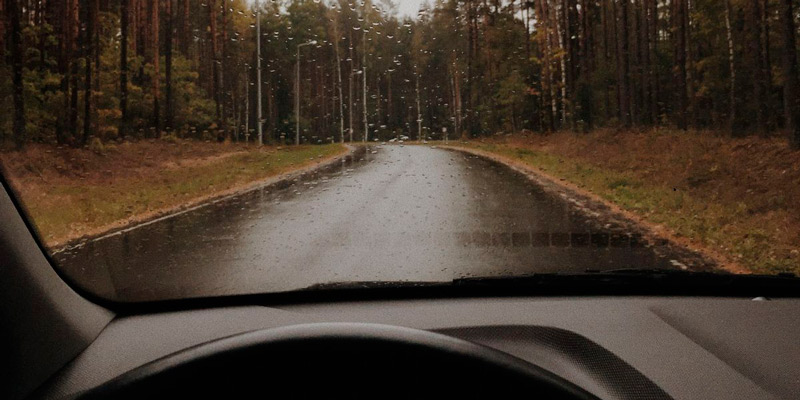 conducir con lluvia