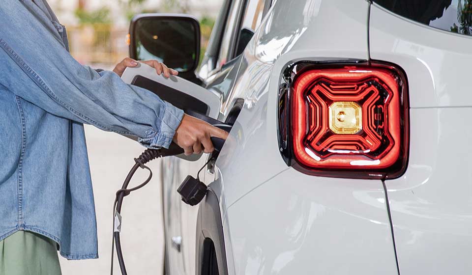 Quanto costa una ricarica di auto elettrica a casa nel 2024