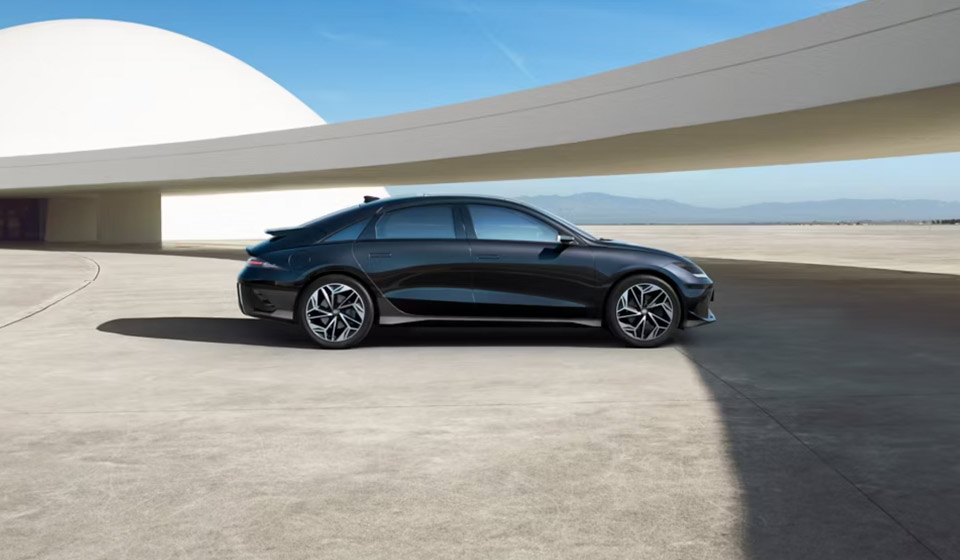 Hyundai Ioniq 6: Precios y características del rediseño del coche eléctrico de Hyundai que compite con BYD y BMW