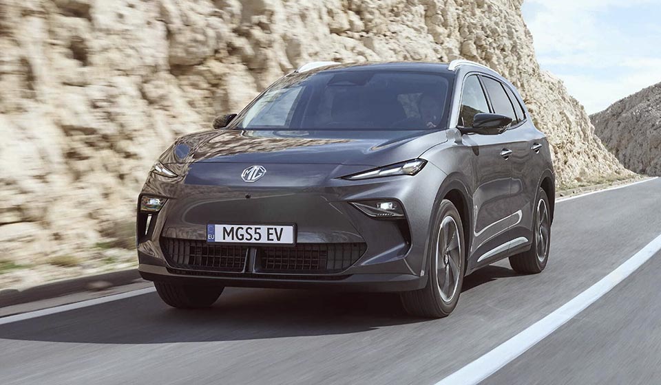 MG ES5 2025: Tecnología, precio y soluciones de recarga con V2C para el SUV eléctrico líder en España