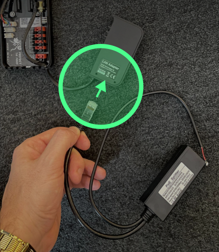 control-cloud-poe-step2-pdf Conectar el adaptador PoE al adaptador LAN