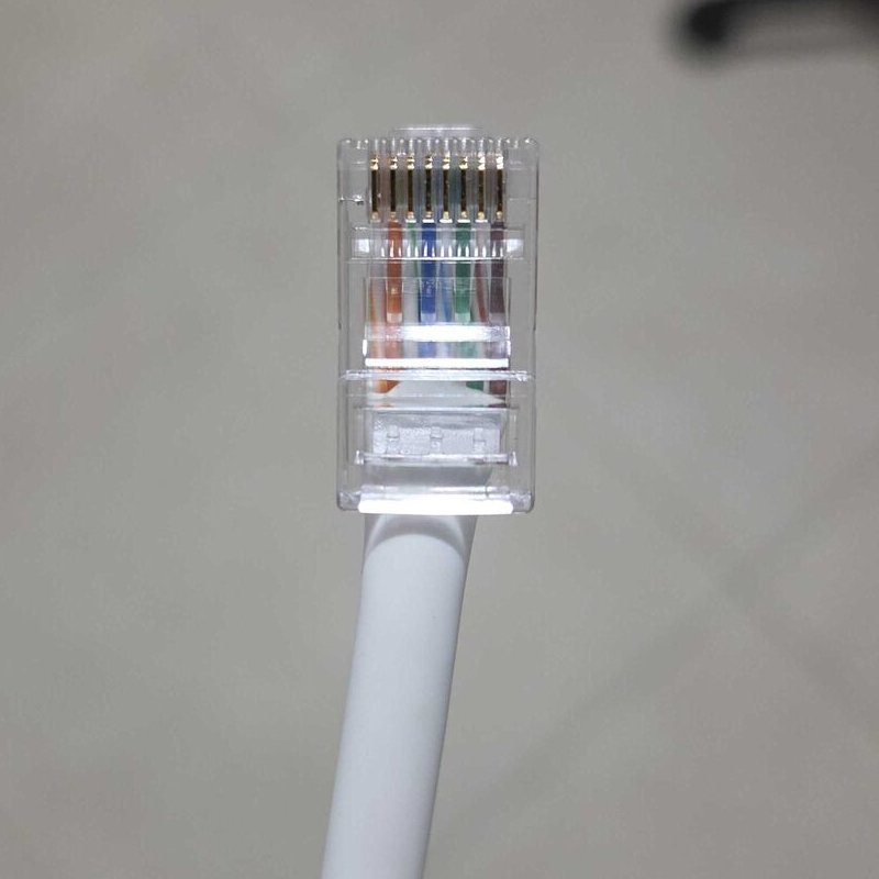 Connecteur RJ45 serti selon TIA/EIA 568B